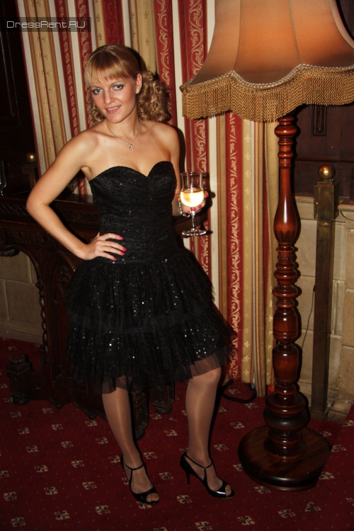 Черное платье по колено Betsey Johnson на вечеринку в аренду