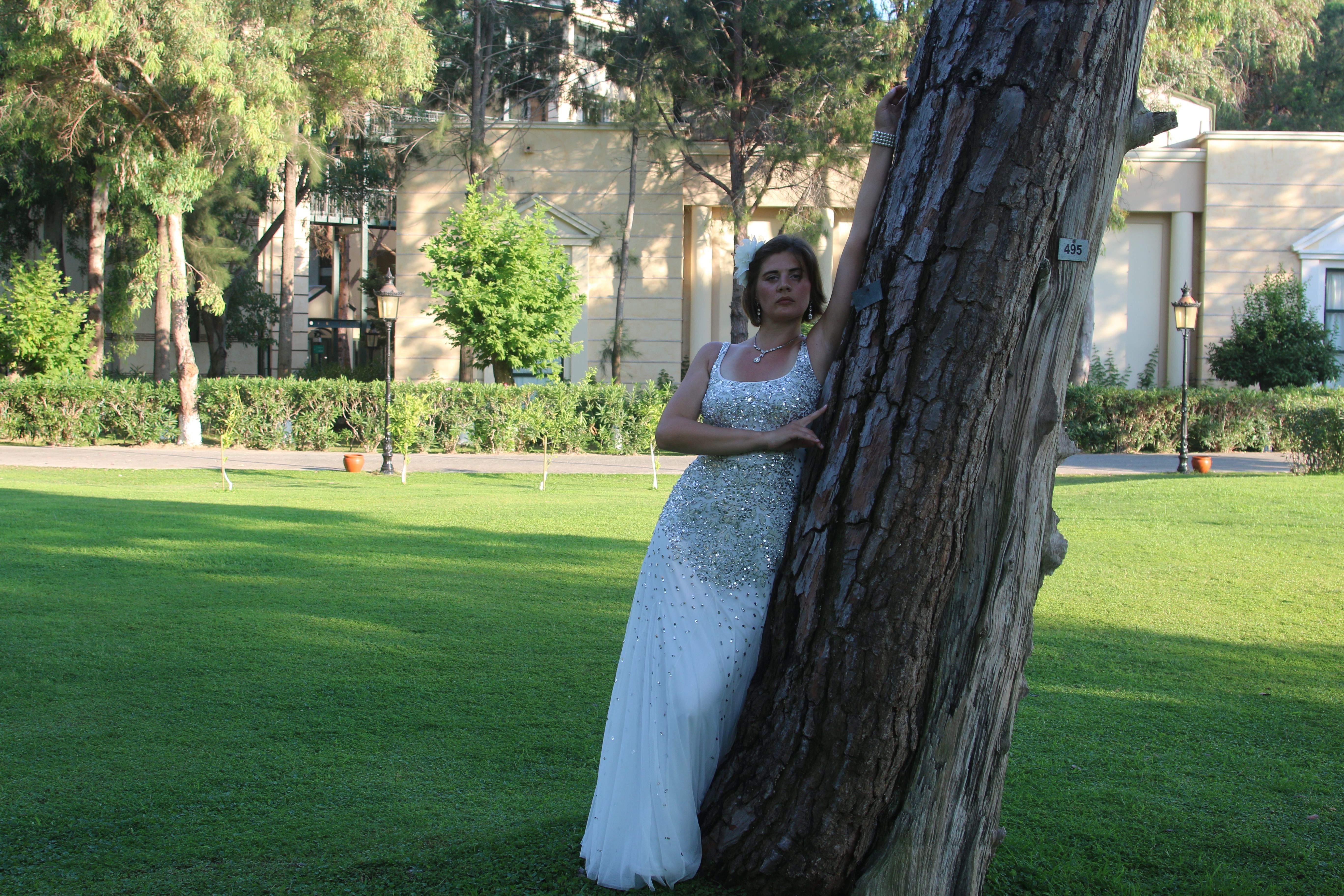 Белое платье для свадебной фотосессии