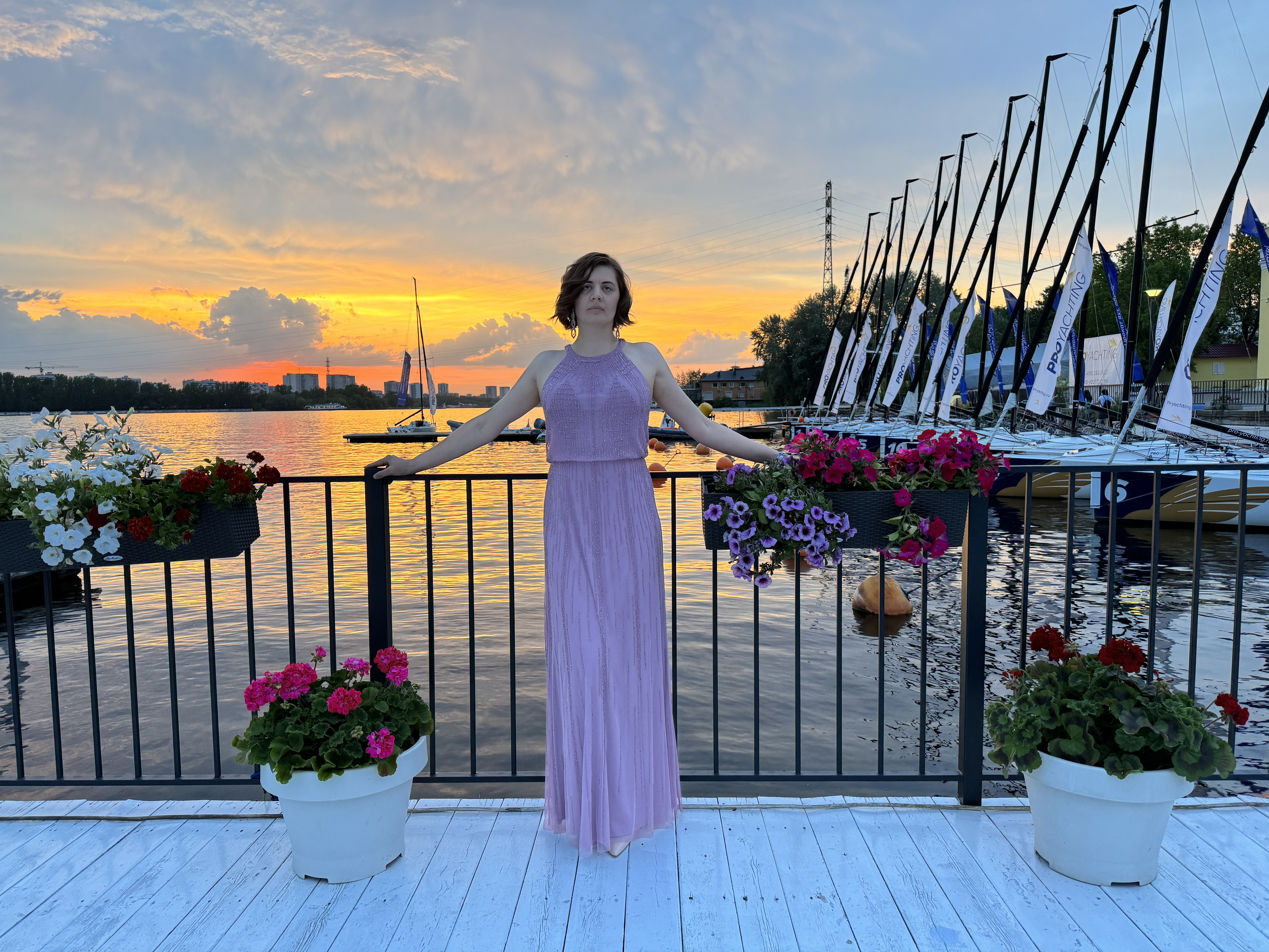 Красивое вечернее платье на свадьбу для гостя прокат Москва недорого