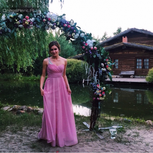 Нежное розовое платье XSCAPE на летнюю свадьбу напрокат