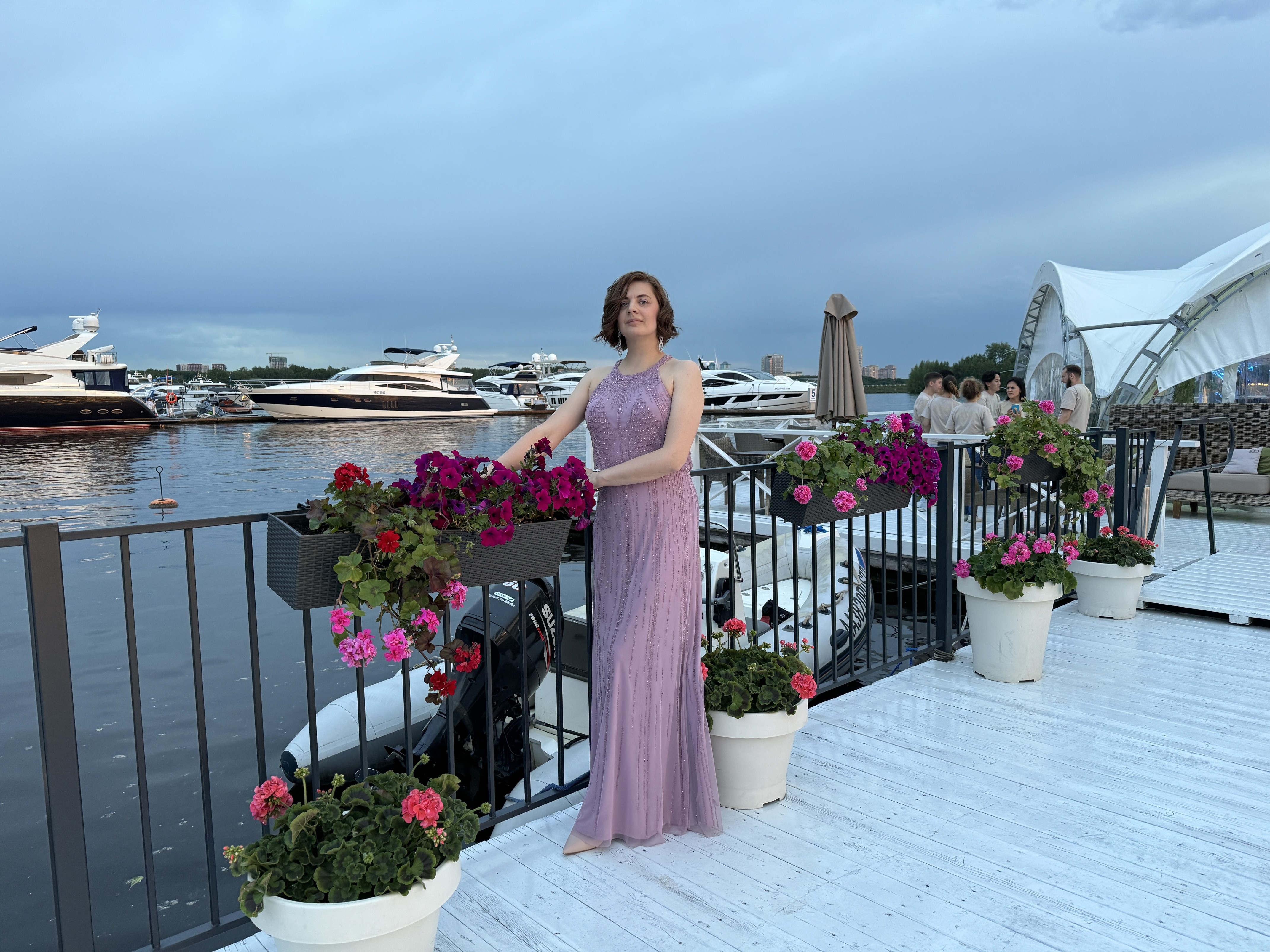 Красивое вечернее платье на свадьбу для гостя прокат Москва недорого