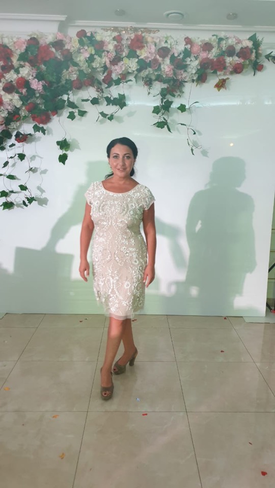 Светлое платье на свадьбу для мамы невесты