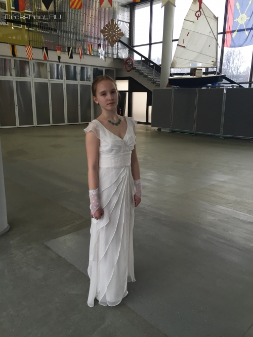 Белое платье  на низкий рост Adrianna Papell на бал напрокат