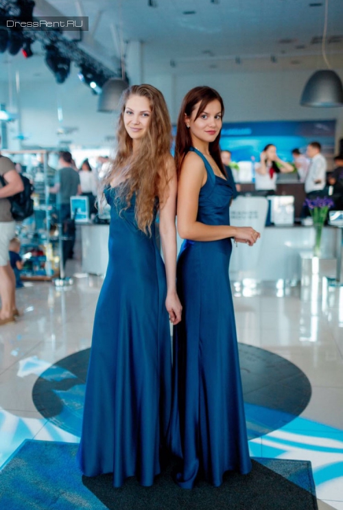 Синие одинаковые платья Calvin Klein для хостес в прокат на мероприятие
