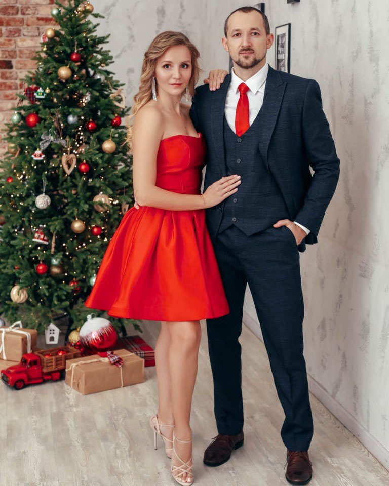 Платье в аренду для новогодней фотосессии красного цвета